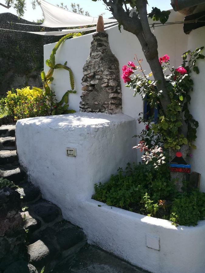 Hôtel La Rosamarina à Stromboli Extérieur photo