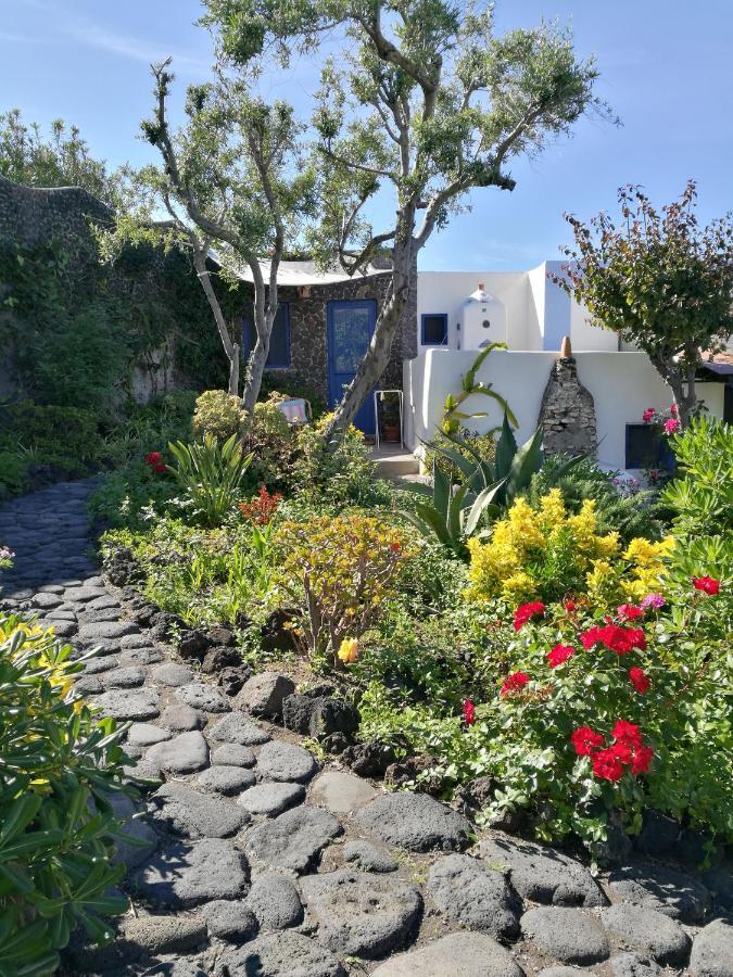 Hôtel La Rosamarina à Stromboli Extérieur photo